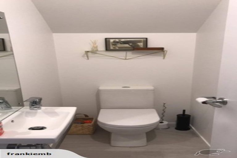 Photo of property in 10 Manutewhau Road, Massey, Auckland, 0614