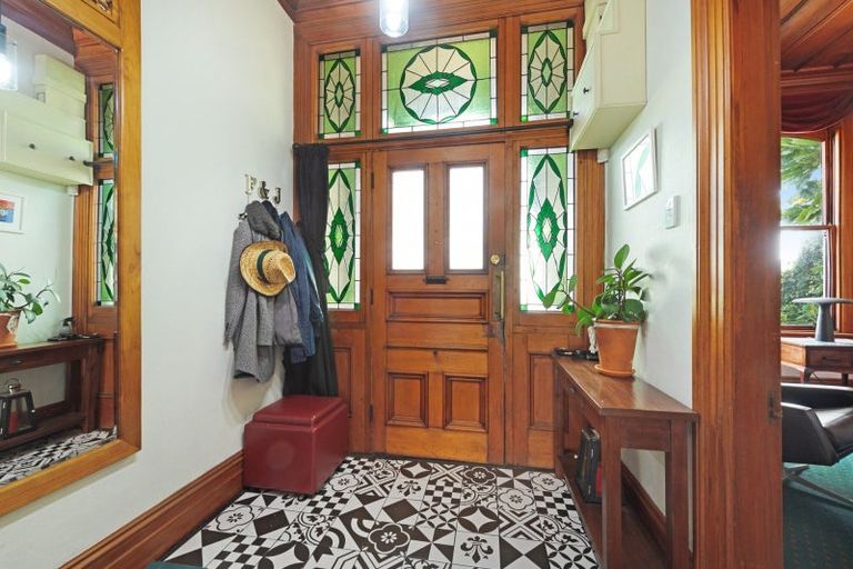 Photo of property in 18 Hall Street, Newtown, Wellington, 6021