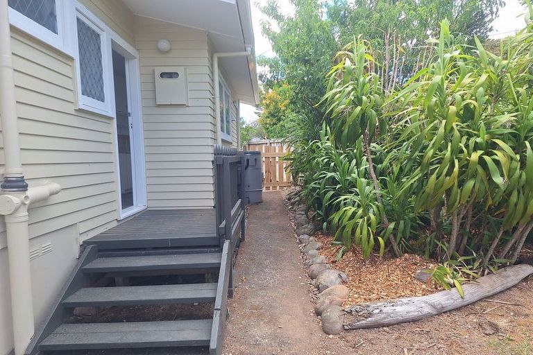 Photo of property in 5 Simpson Road, Ranui, Auckland, 0612
