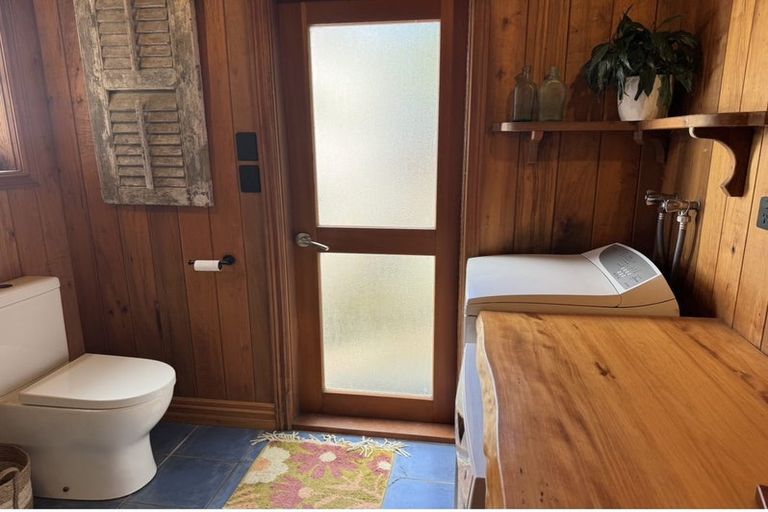 Photo of property in 15 Waiwera Road, Waiwera, Orewa, 0994