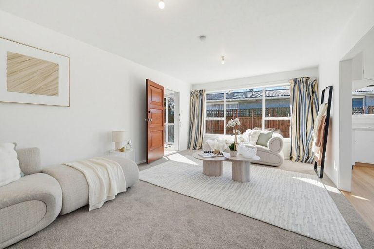Photo of property in 2/6 Valerie Place, Redwood, Christchurch, 8051