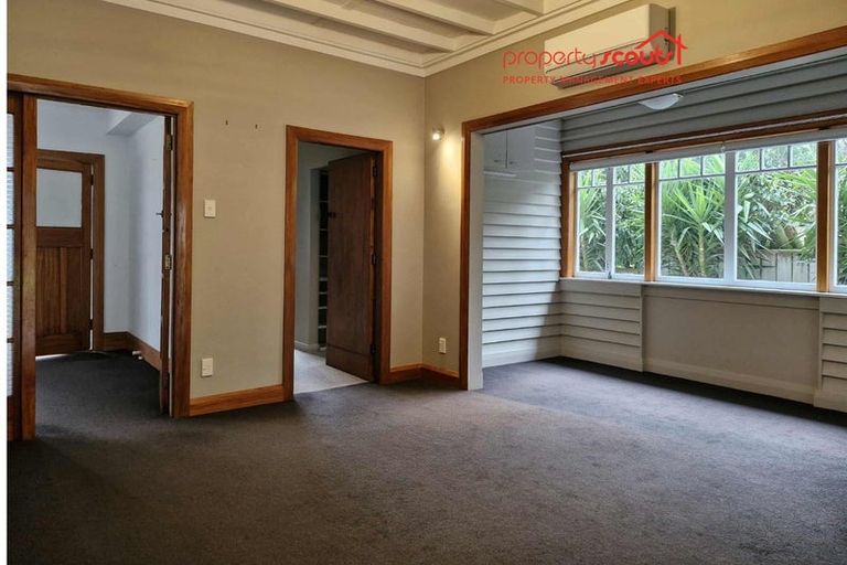 Photo of property in 40 Waiwaka Terrace, Strandon, New Plymouth, 4312
