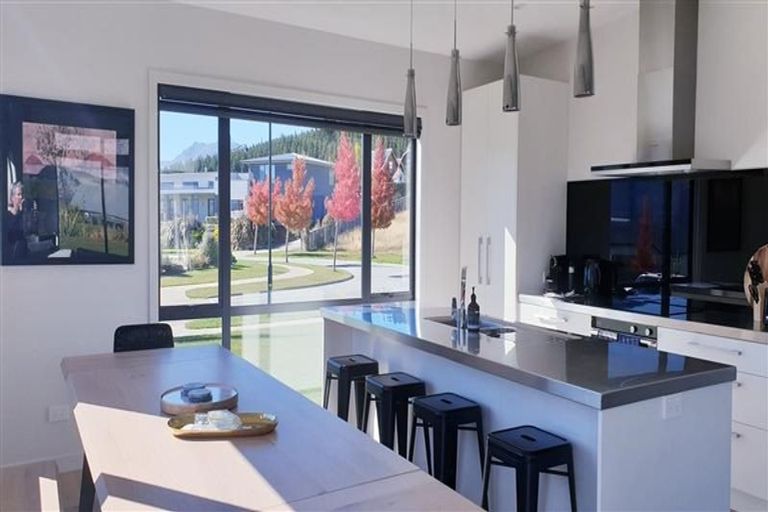 Photo of property in 6 Clutha Place, Wanaka, 9305