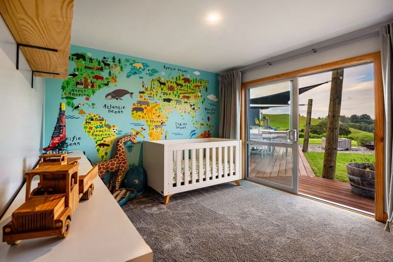 Photo of property in 33 Hakao Road, Minden, Tauranga, 3171