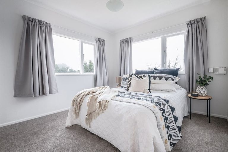 Photo of property in 119 Ruskin Road, Newlands, Wellington, 6037