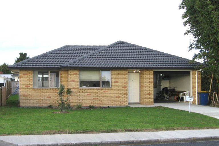 Photo of property in 1 Hikurangi Street, Te Atatu Peninsula, Auckland, 0610