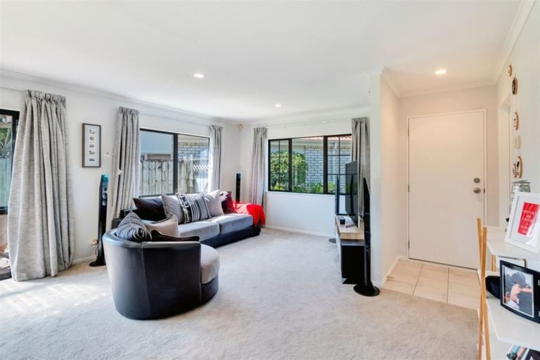 Photo of property in 23 Espalier Drive, Henderson, Auckland, 0612