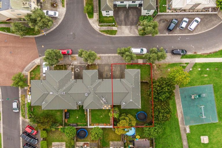 Photo of property in 56 Verdale Circle, Glen Eden, Auckland, 0602