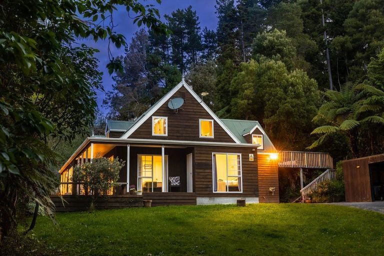 Photo of property in 298 Mangaone Road, Reikorangi, Waikanae, 5391