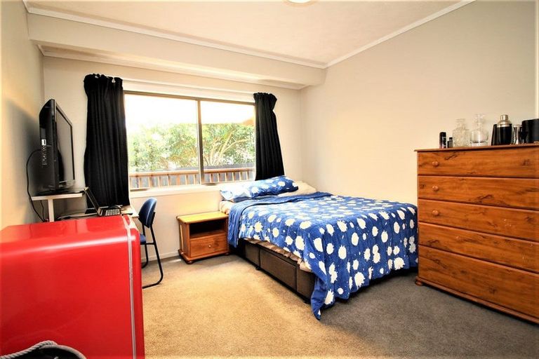 Photo of property in 17 Garelja Road, Henderson, Auckland, 0612