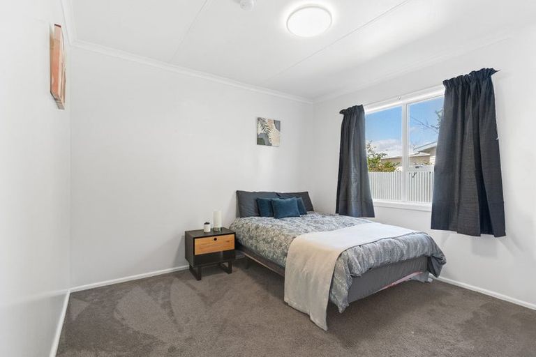 Photo of property in 8 Cambridge Street, Levin, 5510