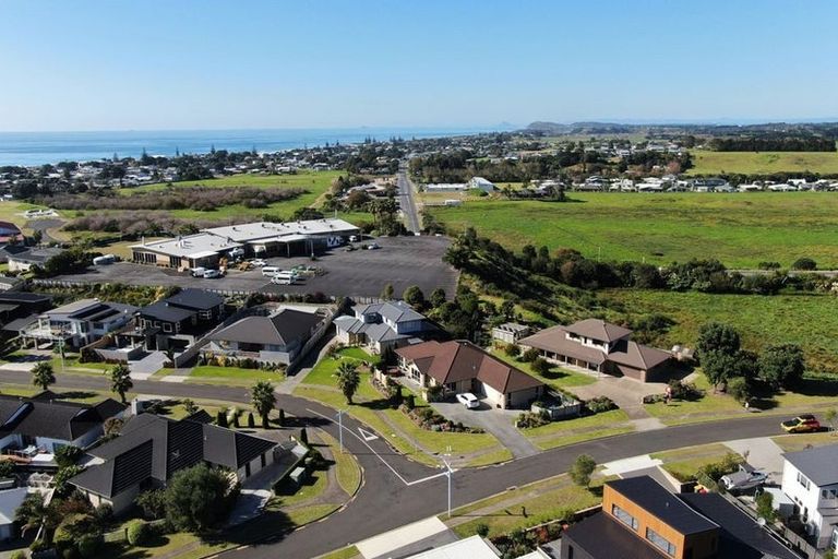 Photo of property in 39 Browns Drive, Waihi Beach, 3611