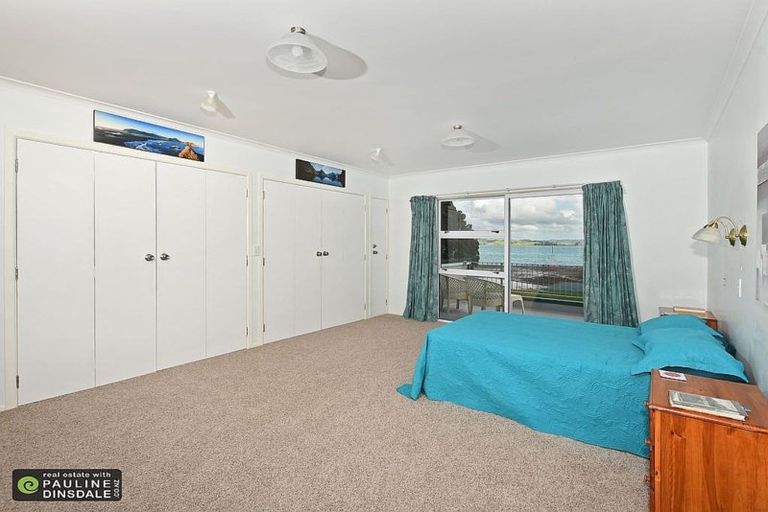 Photo of property in 10 Waikaraka Beach Road, Tamaterau, Whangarei, 0174