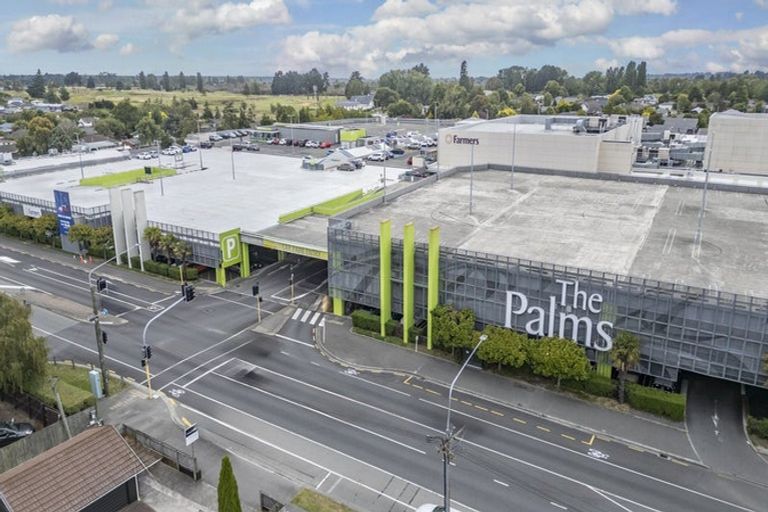 Photo of property in 17 Marshland Road, Shirley, Christchurch, 8061