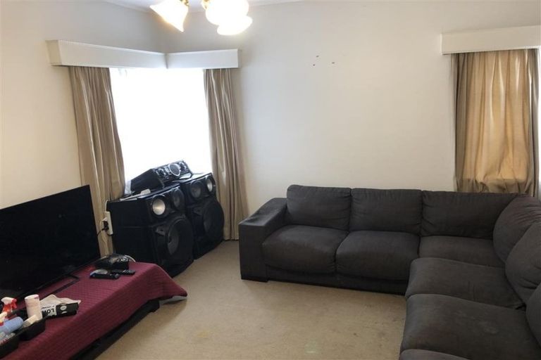 Photo of property in 702 Massey Road, Mangere, Auckland, 2022