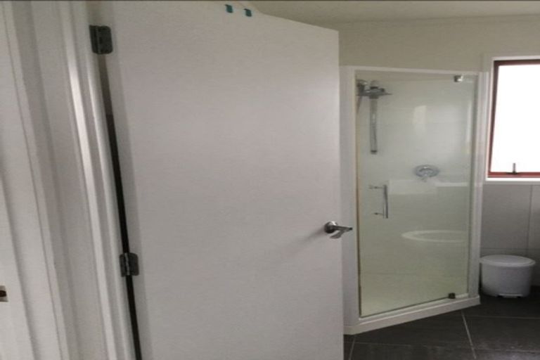 Photo of property in 10 Norma Avenue, Te Atatu South, Auckland, 0610