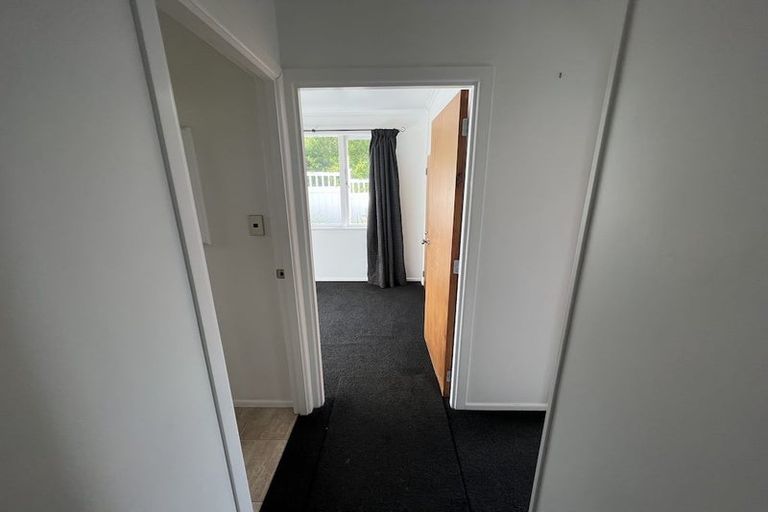 Photo of property in 25 Crompton Road, Massey, Auckland, 0614