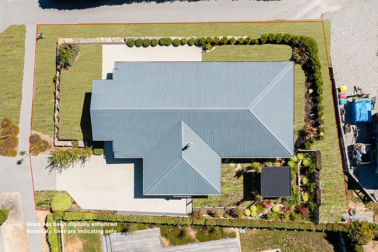 Photo of property in 16 Makomako Road, Wanaka, 9305