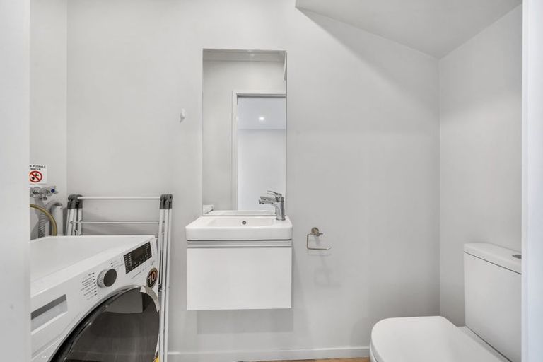 Photo of property in 74b Stanley Road, Glenfield, Auckland, 0629