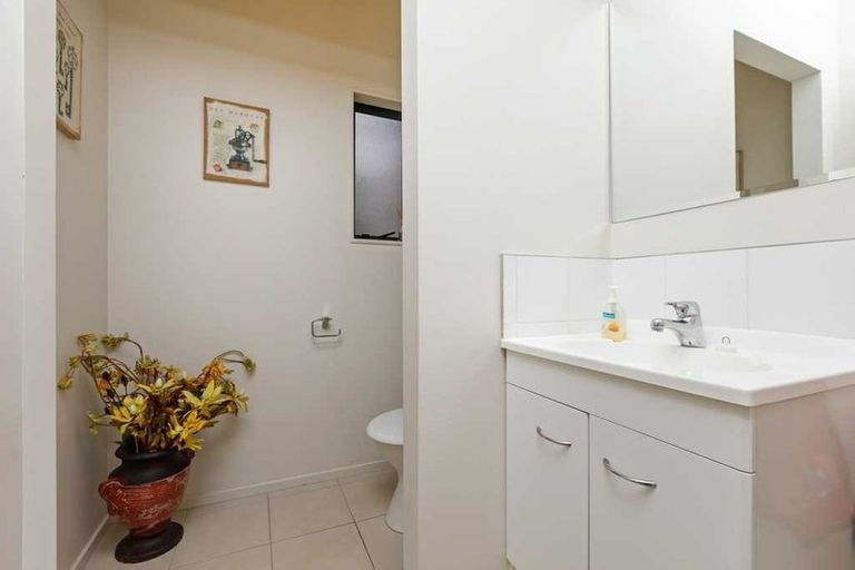 Photo of property in 40/22 Northcross Drive, Oteha, Auckland, 0632