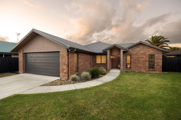 Photo of property in 33 Ravenscourt Place, Huntington, Hamilton, 3210