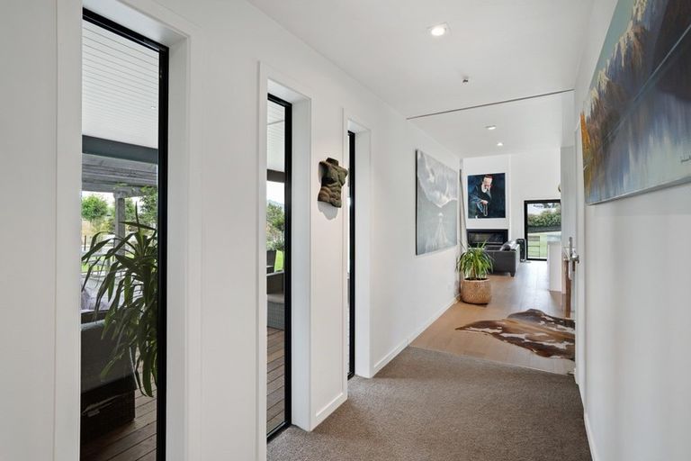 Photo of property in 4 Hidden Hills Drive, Wanaka, 9305