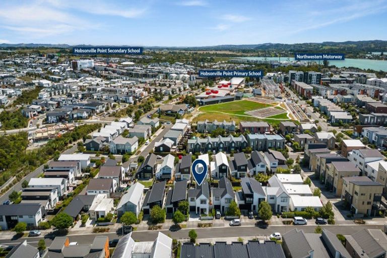 Photo of property in 18 Saltmarsh Road, Hobsonville, Auckland, 0616