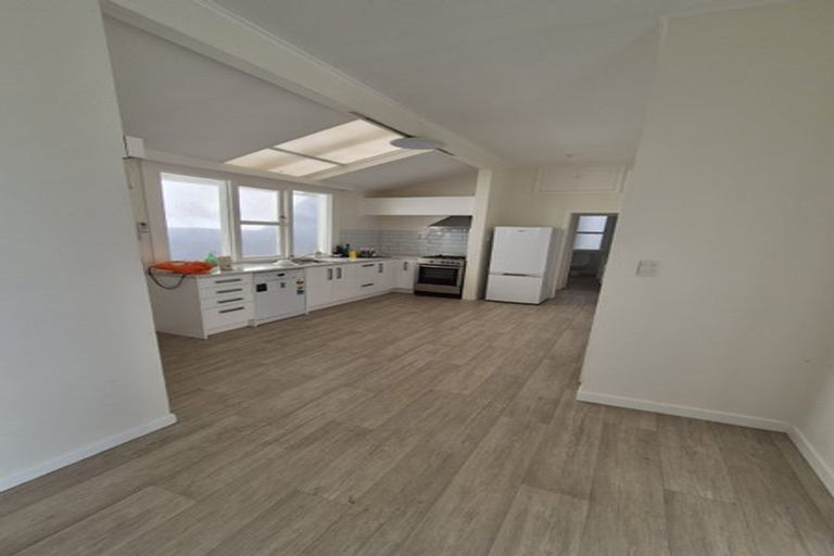 Photo of property in 68 Evans Bay Parade, Roseneath, Wellington, 6021