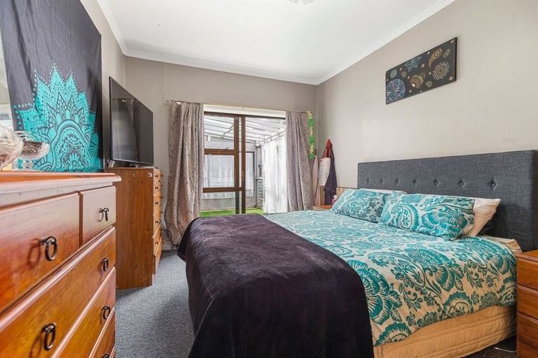 Photo of property in 42 Lincoln Avenue, Tawa, Wellington, 5028