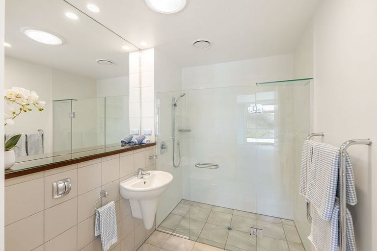 Photo of property in Bridgewater Apartments, 308/7 Te Rangi Cross Road, Paihia, 0200