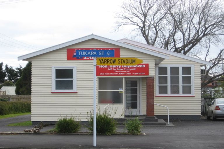 Photo of property in 158f Tukapa Street, Westown, New Plymouth, 4310