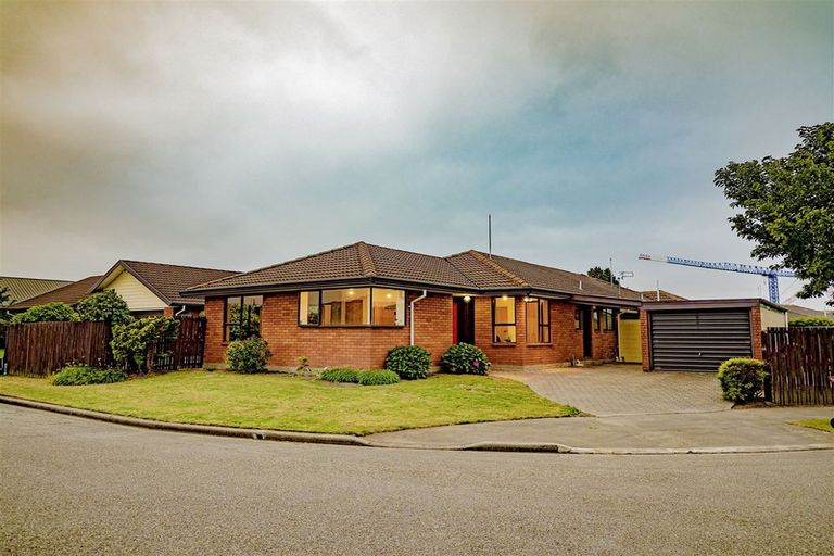 Photo of property in 1/35 Ben Nevis Drive, Broomfield, Christchurch, 8042