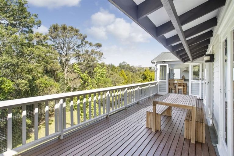 Photo of property in 21 Vienna Place, Birkenhead, Auckland, 0626