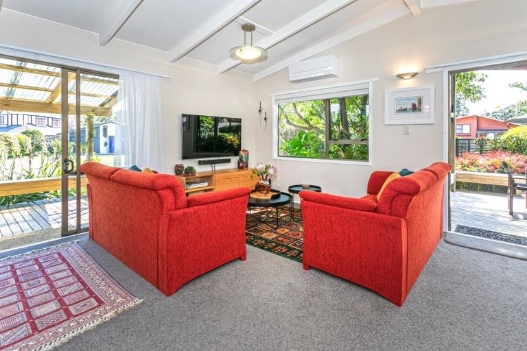 Photo of property in 225 Moana Anu Anu Avenue, Whangamata, 3620