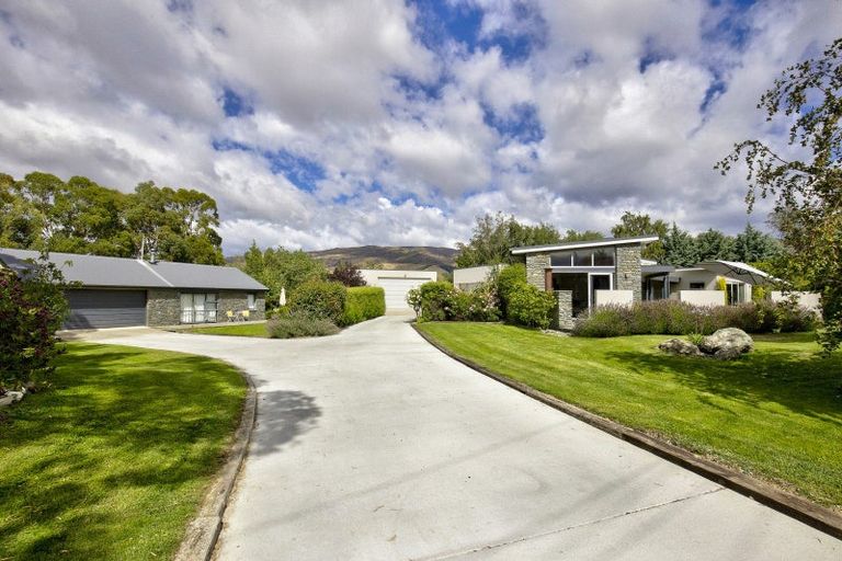 Photo of property in 19 Hall Road, Bannockburn, Cromwell, 9384