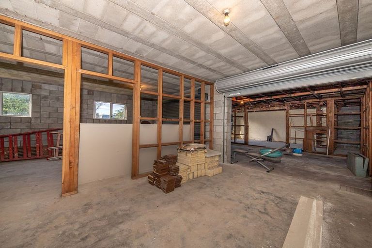 Photo of property in 44 Henley Street, Westport, 7825