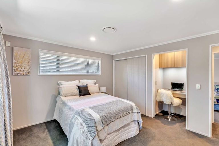 Photo of property in 27 Foresters Crescent, Parklands, Christchurch, 8083