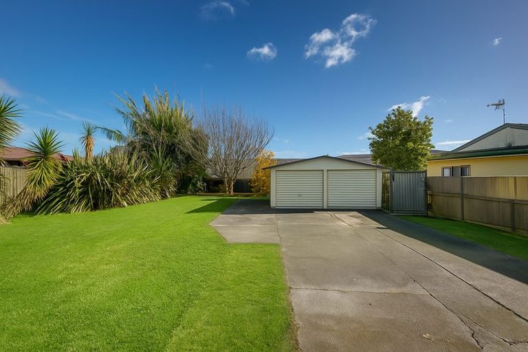 Photo of property in 2 Avondale Road, Taradale, Napier, 4112