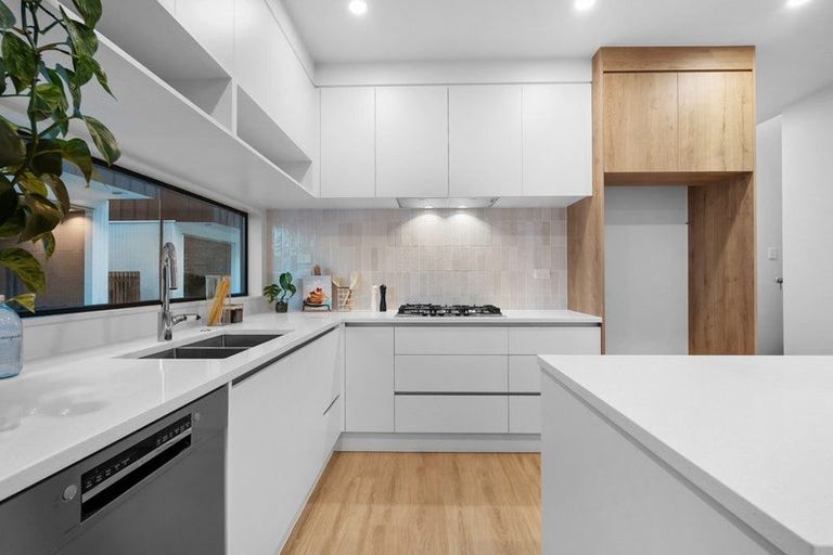 Photo of property in 1c Maxwelton Drive, Mairangi Bay, Auckland, 0630