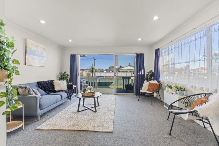 Photo of property in 12 Domett Street, Waitara, 4320