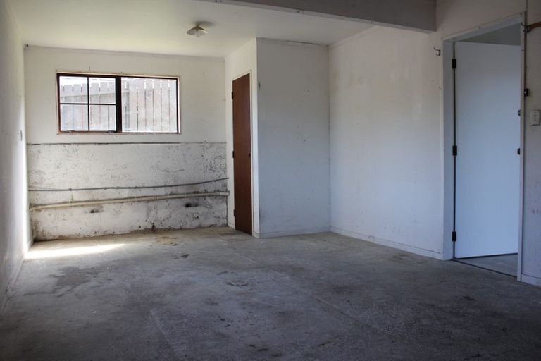 Photo of property in 60 Cortina Avenue, Johnsonville, Wellington, 6037