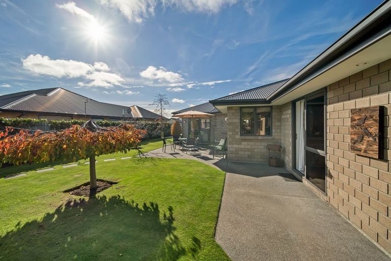 Photo of property in 16 Gilchrist Place, Kaiapoi, 7630