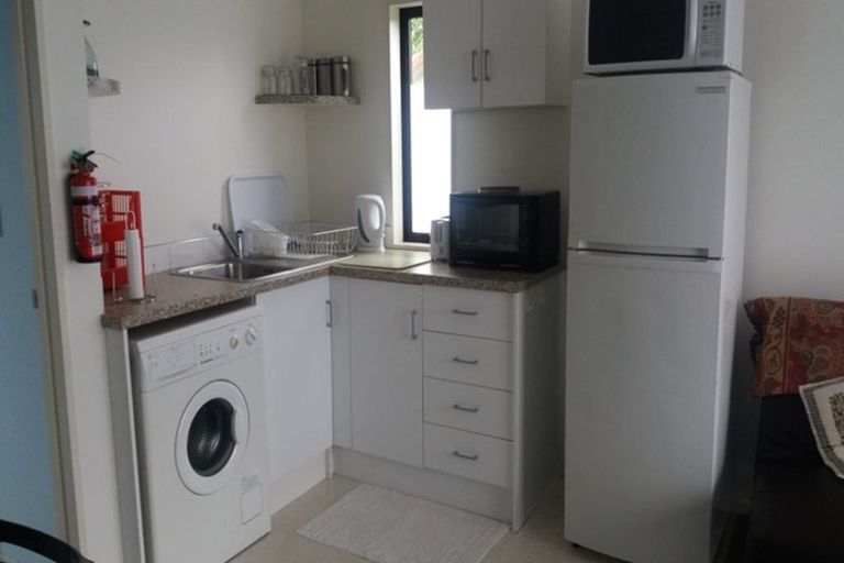 Photo of property in 3 Nadine Place, Mangere Bridge, Auckland, 2022