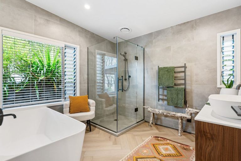 Photo of property in 36a Glenelg Road, Red Beach, 0932