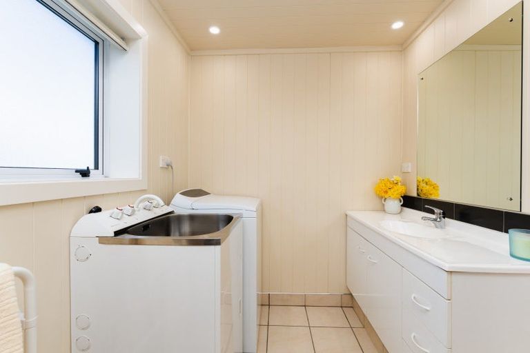 Photo of property in 15 Bush Road, Mosgiel, 9024