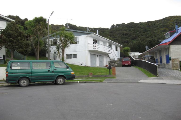 Photo of property in 16 Kendal Grove, Wainuiomata, Lower Hutt, 5014