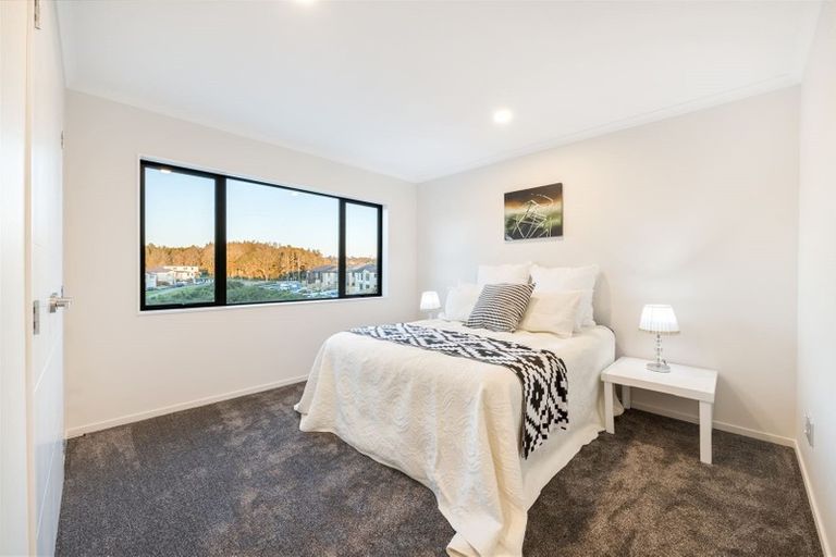 Photo of property in 11 Bunbeg Crescent, Flat Bush, Auckland, 2019