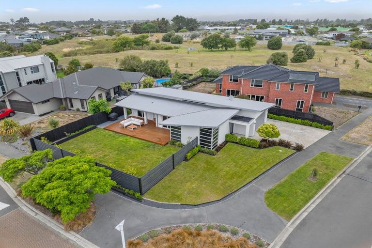 Photo of property in 17 Bottle Lake Drive, Parklands, Christchurch, 8083