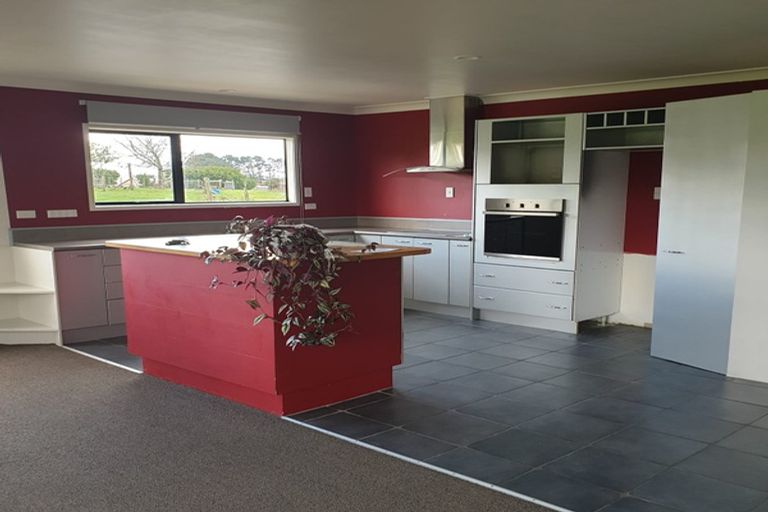 Photo of property in 16 Karioitahi Road, Waiuku, 2123