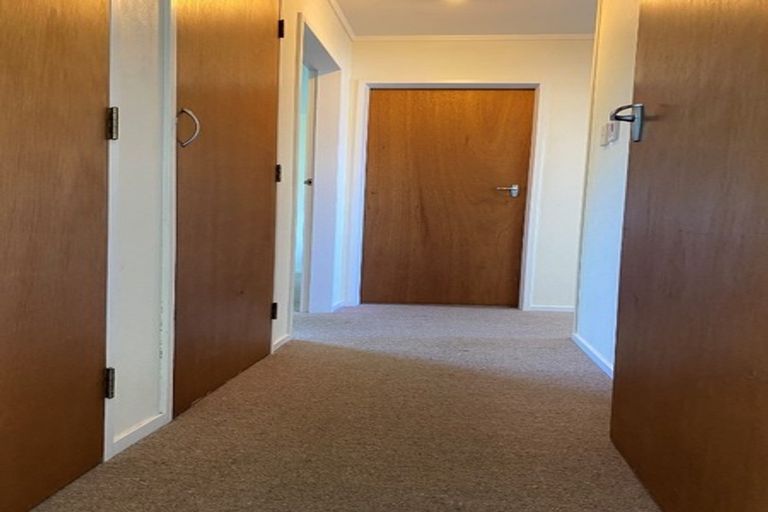 Photo of property in 42a Hicks Close, Whitby, Porirua, 5024